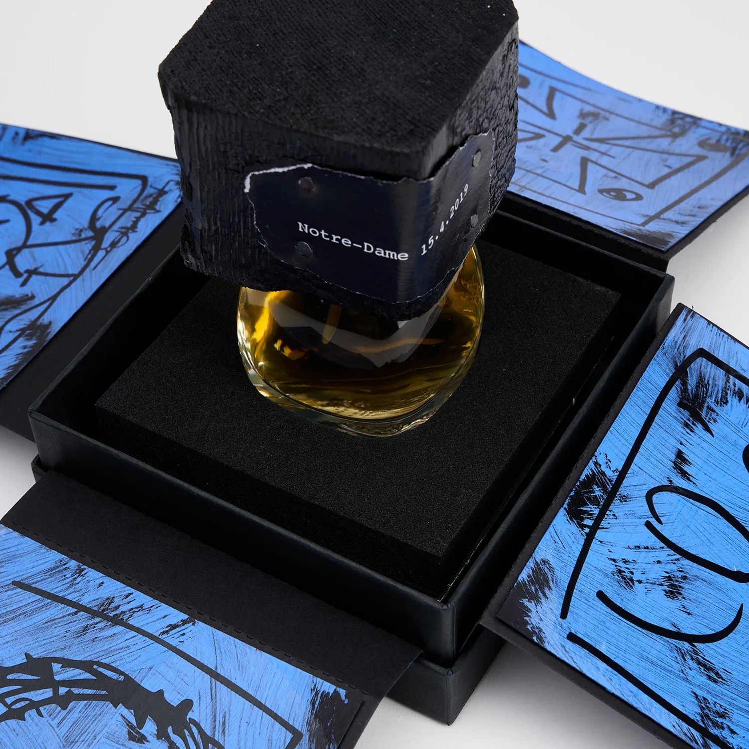 Filippo Sorcinelli Notre-Dame 15.4.2019 parfume 100 ml røg